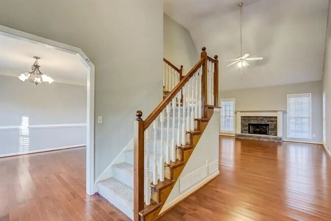 Building Photo - 74 Flanders Ct