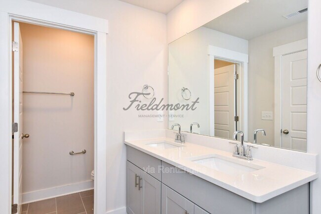 Building Photo - 429 Ellis Mill St