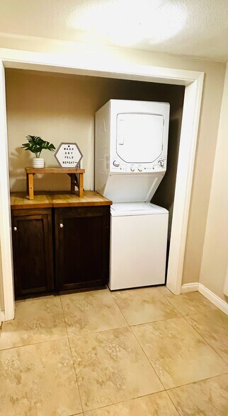 Laundry Area - 618 Woodland Dr