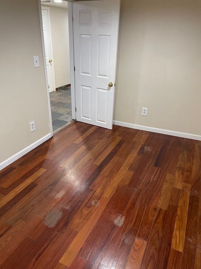 Building Photo - 2703 W Medill Ave