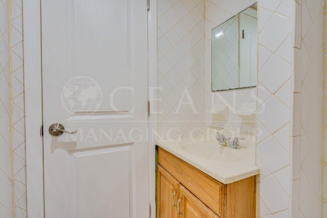 Building Photo - Updated Beachside Ormond Home