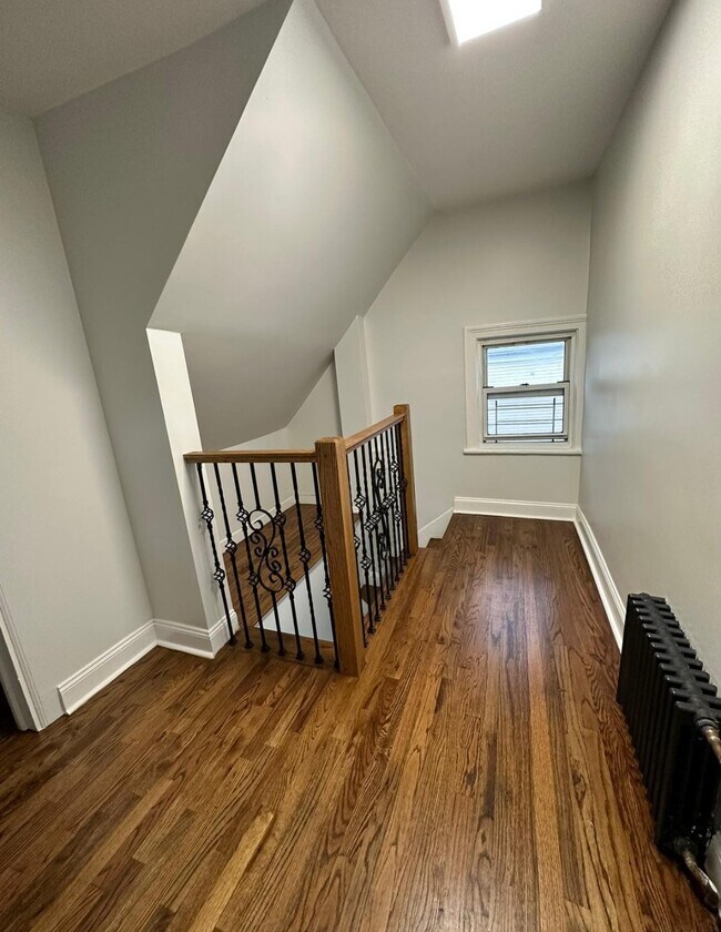 Building Photo - 381 Westervelt Ave