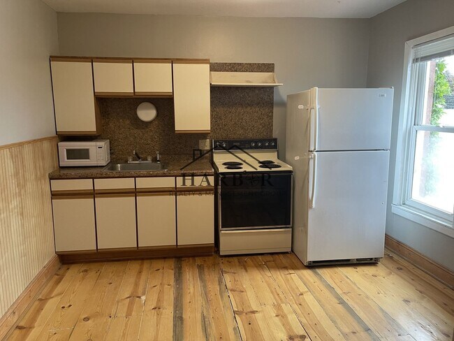 Building Photo - Great Western Apartments