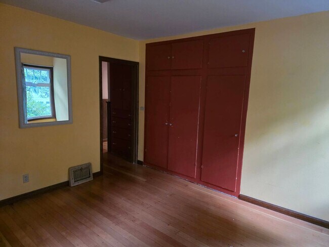 Building Photo - **Rent Special**Charming and beautiful 210...