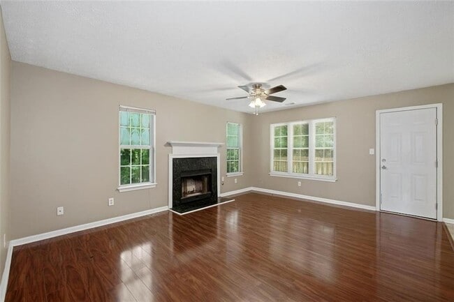 Building Photo - 800 Revena Dr