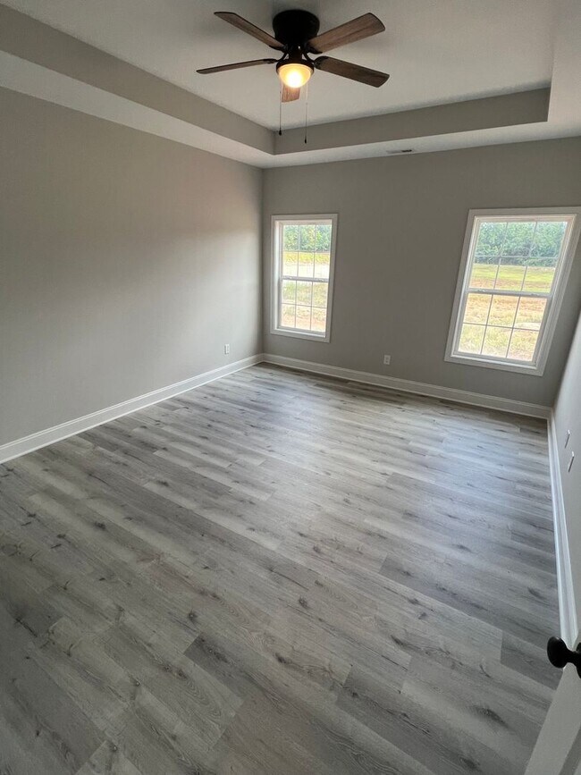 Building Photo - 1217 Shallowford St