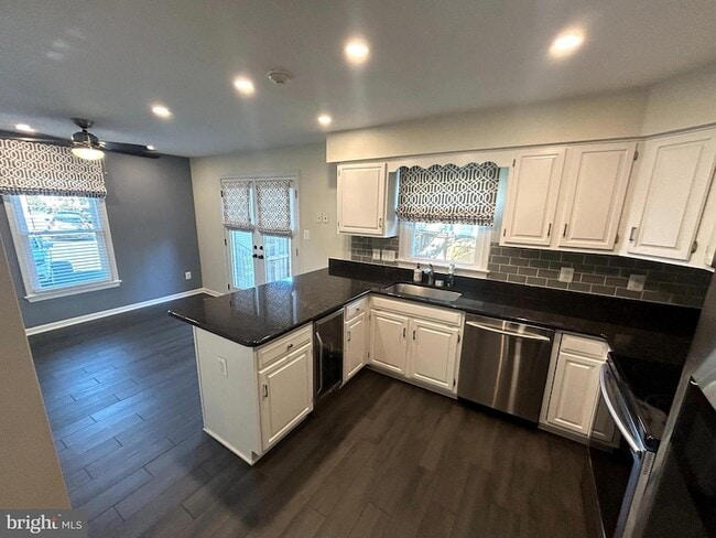 Building Photo - 4054 Norbeck Square Dr