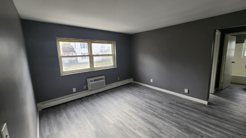 Building Photo - 805 Harris Ave