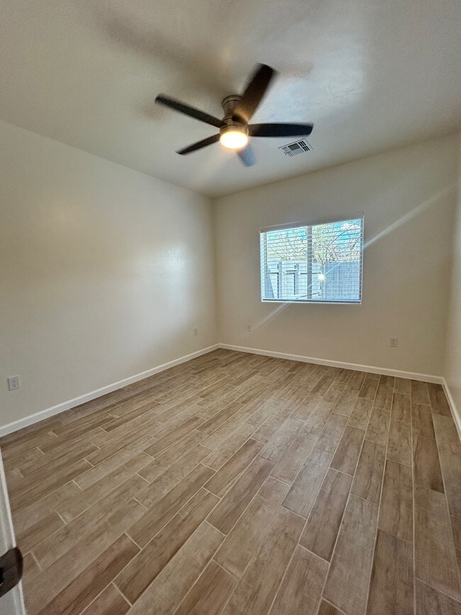 Building Photo - 1324 Renda Ct