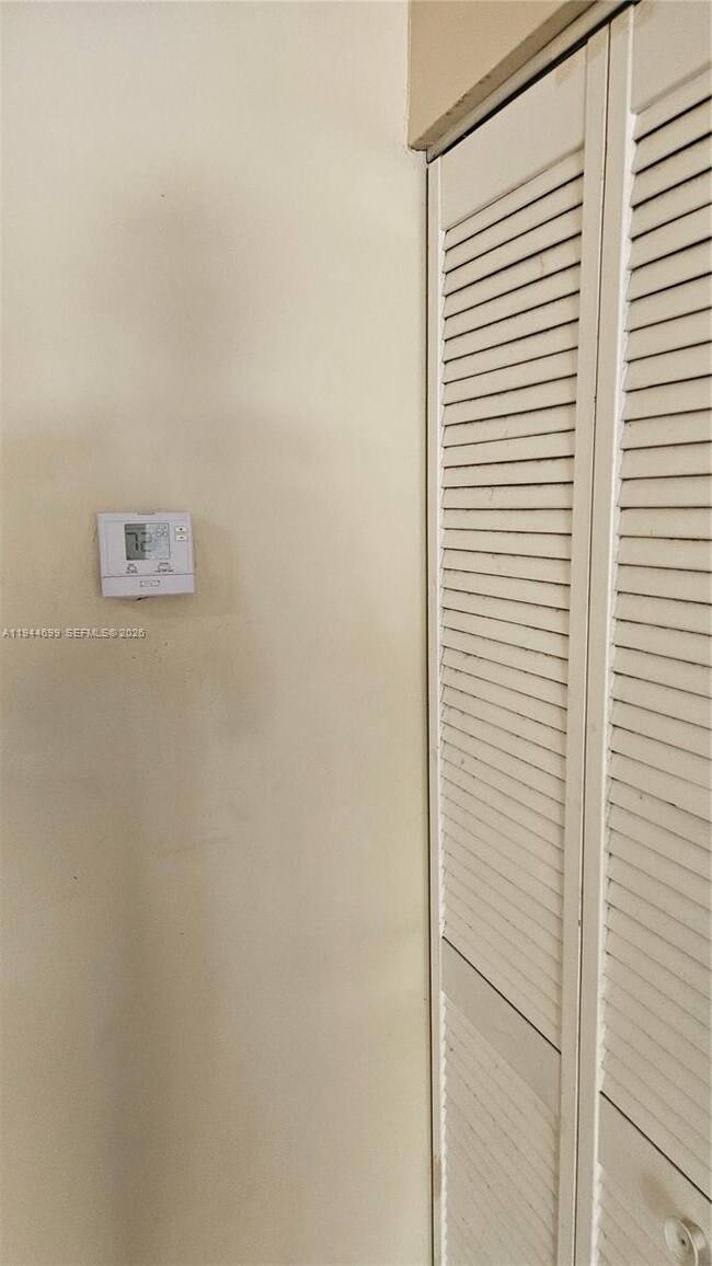 Building Photo - 801 Lyons Rd