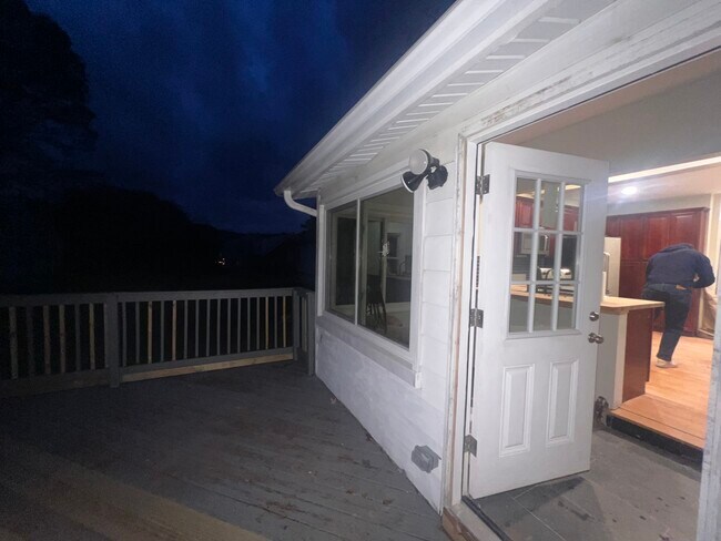 Building Photo - 121 Pond Lily Ave