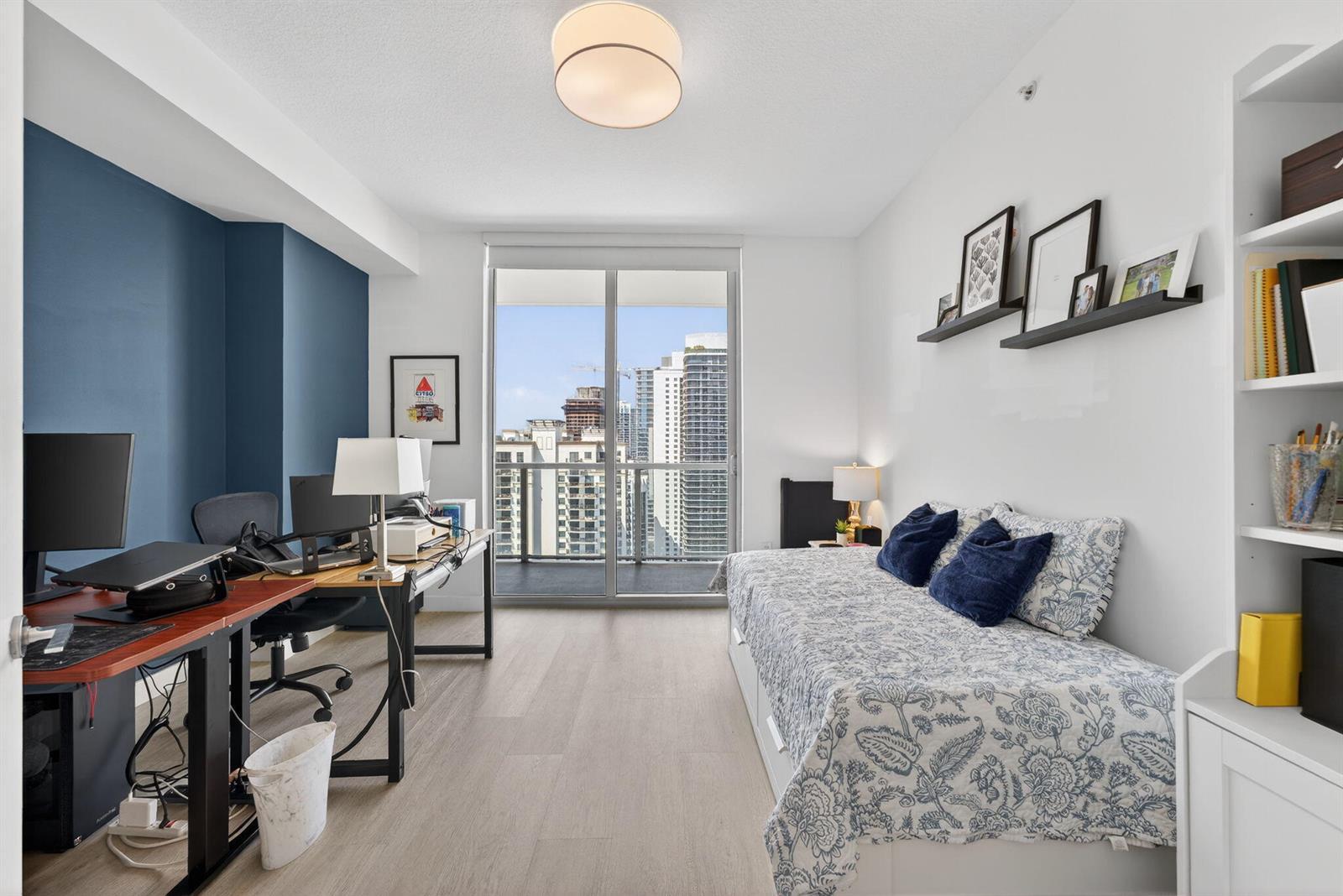 Building Photo - 1111 SW 1st Ave