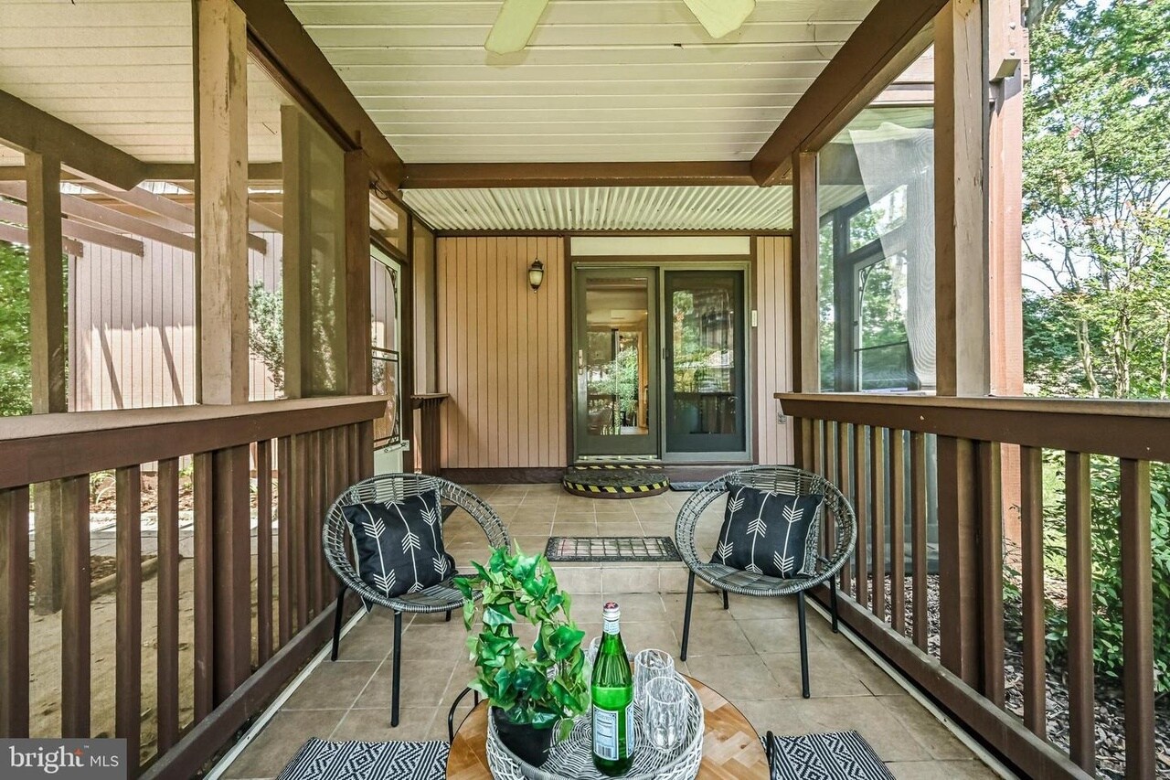 Building Photo - 5621 9th Rd N