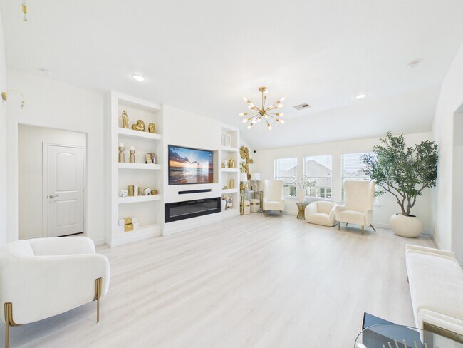 Building Photo - 24711 Miltonwood St