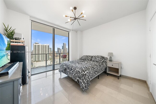 Building Photo - 88 SW 7th St