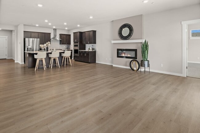 Building Photo - 4 Bedroom Home with Spacious Fully Fenced ...