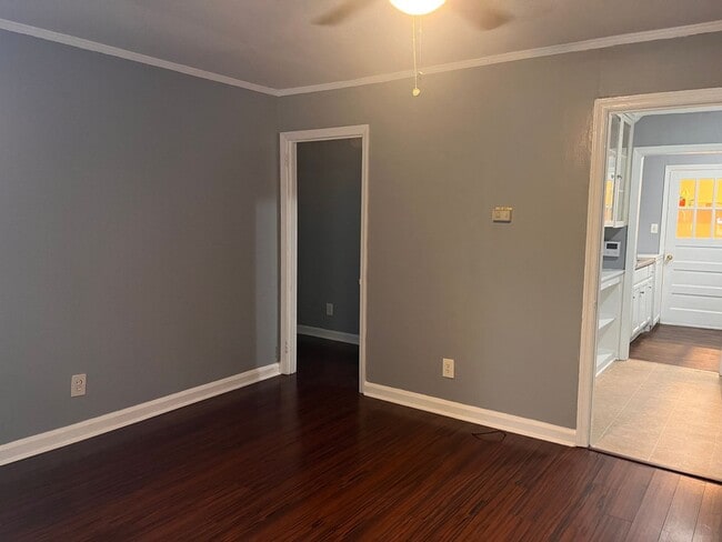 Building Photo - QUAINT 2 BEDROOM MINUTES FROM DOWNTOWN RALEIGH!