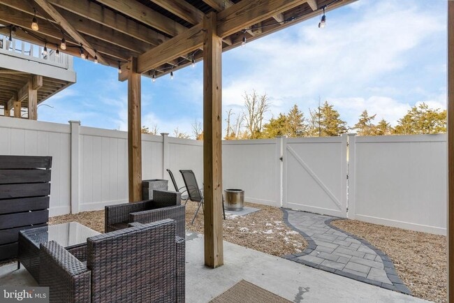 Building Photo - 131 Burkwood Ter