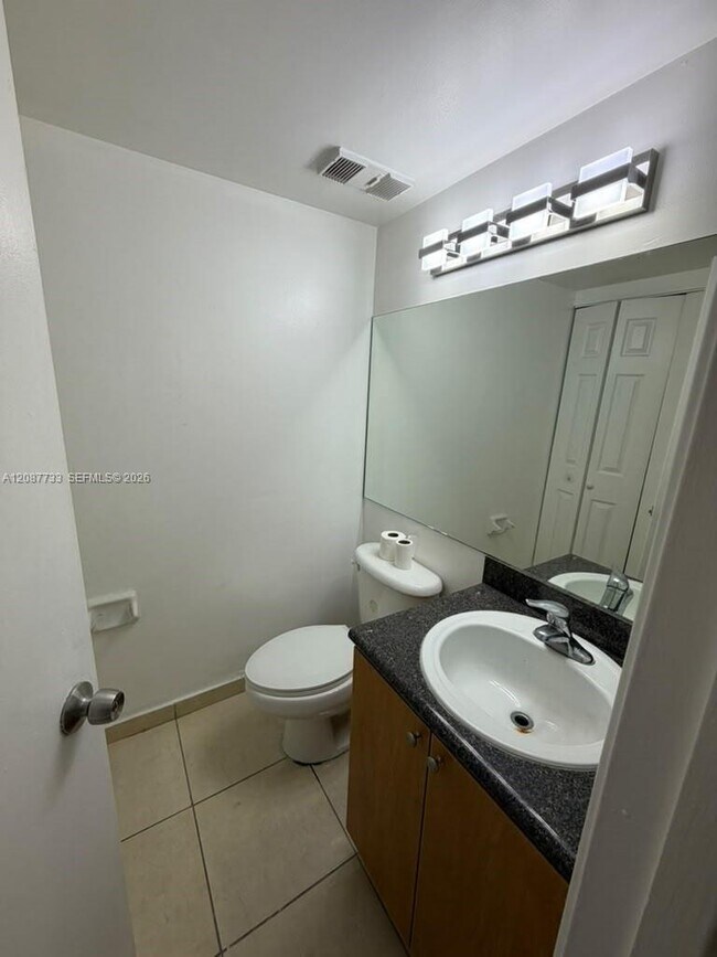 Building Photo - 4746 NW 97th Pl