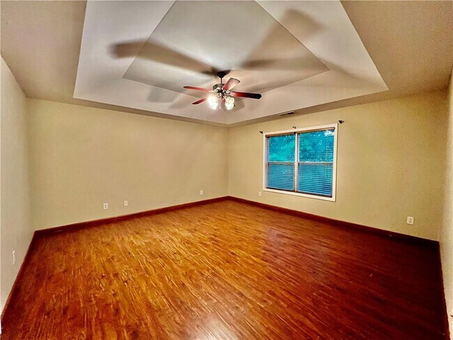 Building Photo - 2066 Peach Shoals Cir