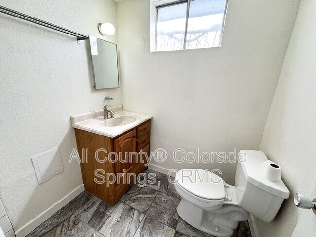 Building Photo - 2510 Ivanhoe Dr