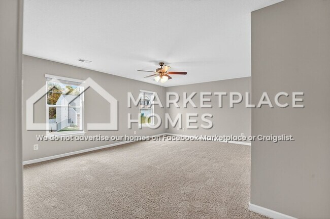 Building Photo - 559 Cliff St