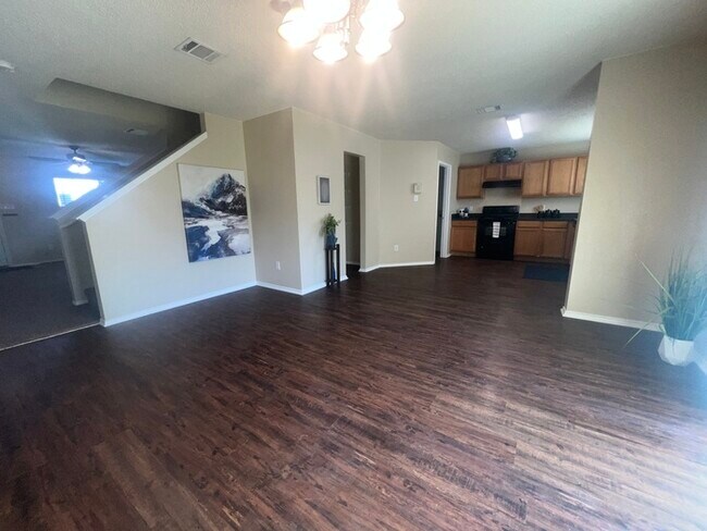 Building Photo - BURLESON 3/2/1 HOME