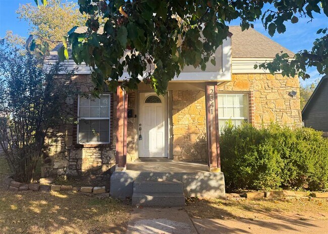 Building Photo - 2341 NW 37th St