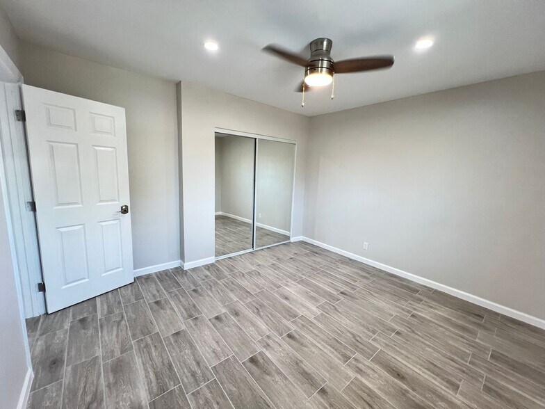 Building Photo - 9025 Mills Ave