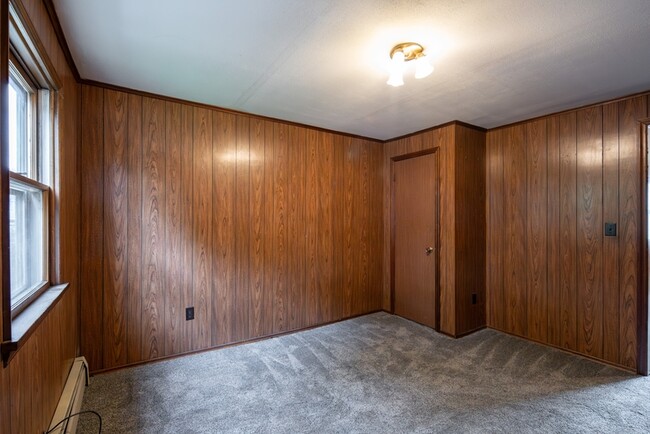 Building Photo - 7 105th St
