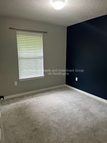 Building Photo - 917 Lajolla Ln