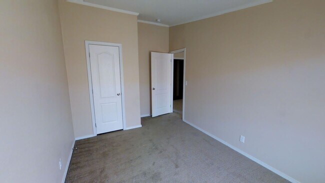 Building Photo - 309 E Lime St