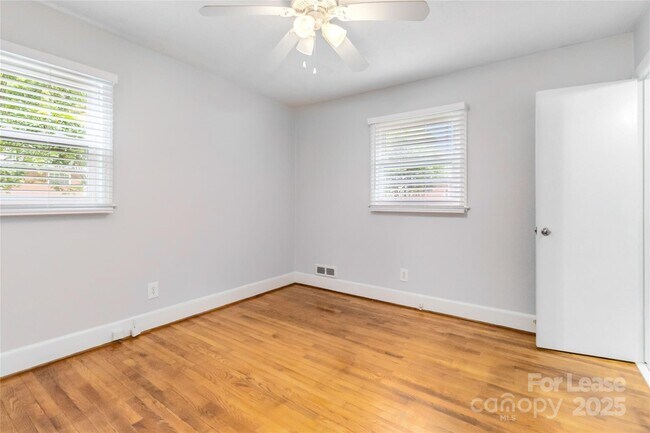 Building Photo - 1634 Van Buren Ave