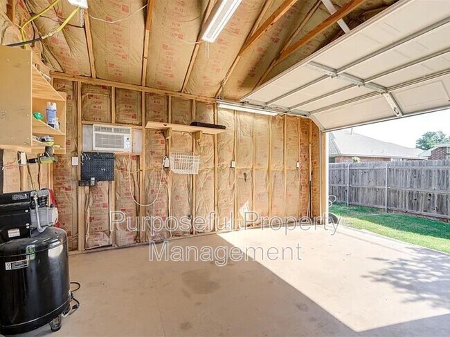Building Photo - 7320 Stinchcomb Dr