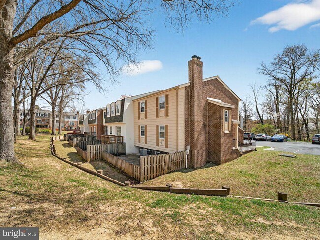 Building Photo - 3827 Gawayne Terrace