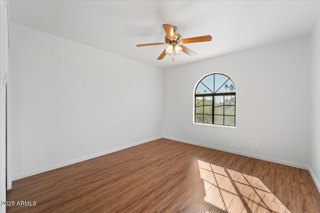 Building Photo - 15220 N 49th St