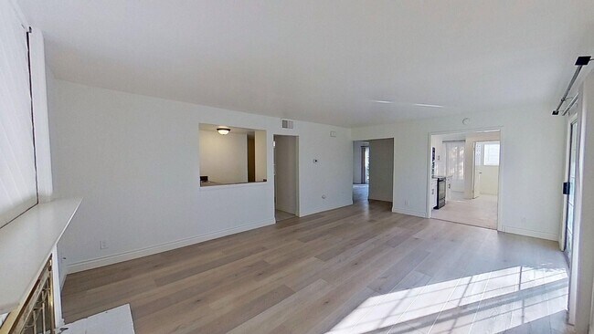 Building Photo - 26 Duane