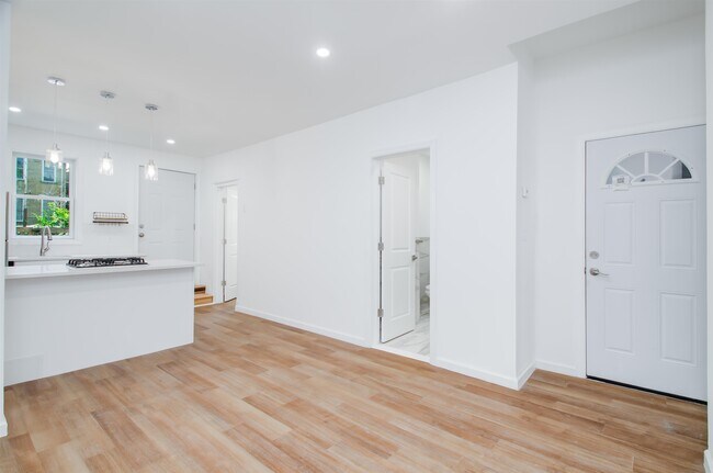 Building Photo - 251 Halladay St