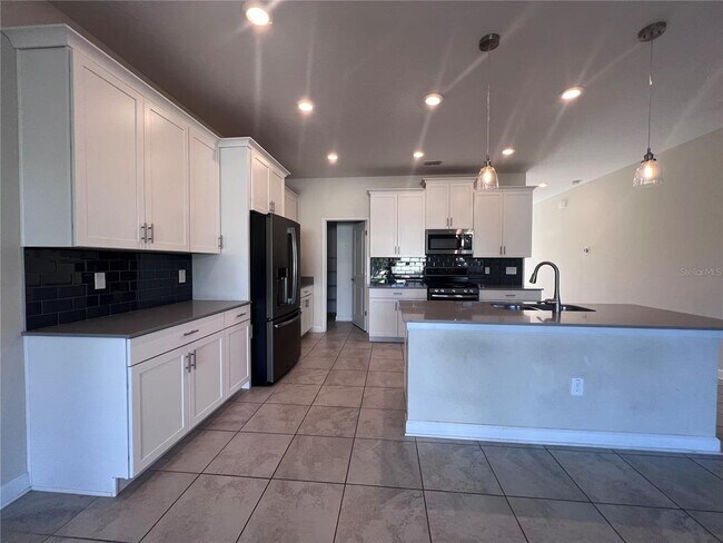 Building Photo - 8018 John Hancock Dr