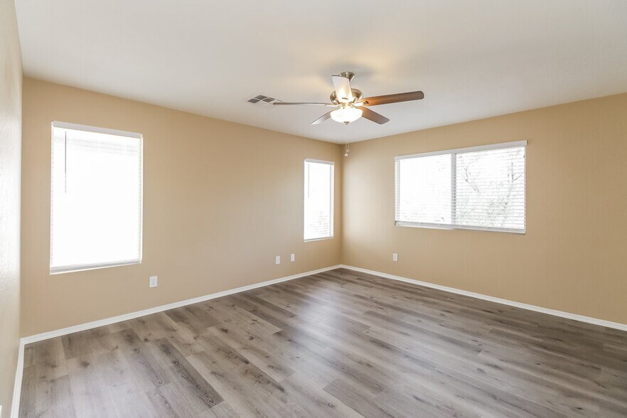 Building Photo - 40549 N Brumana St