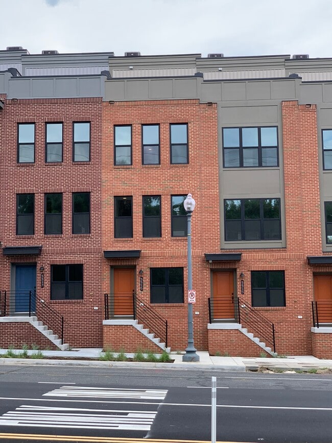 Building Photo - 5515 South Dakota Ave NE