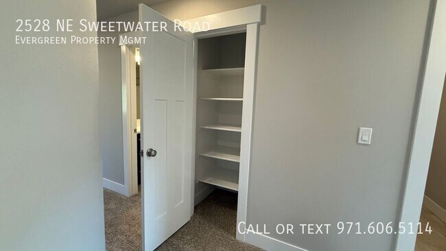 Building Photo - 2528 NE Sweetwater Rd
