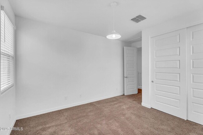 Building Photo - 1159 E Sabino Dr