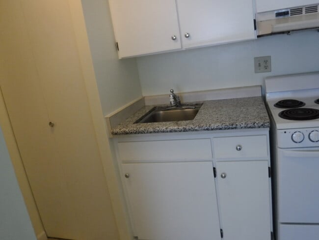 Building Photo - 2888 Ala Ilima St