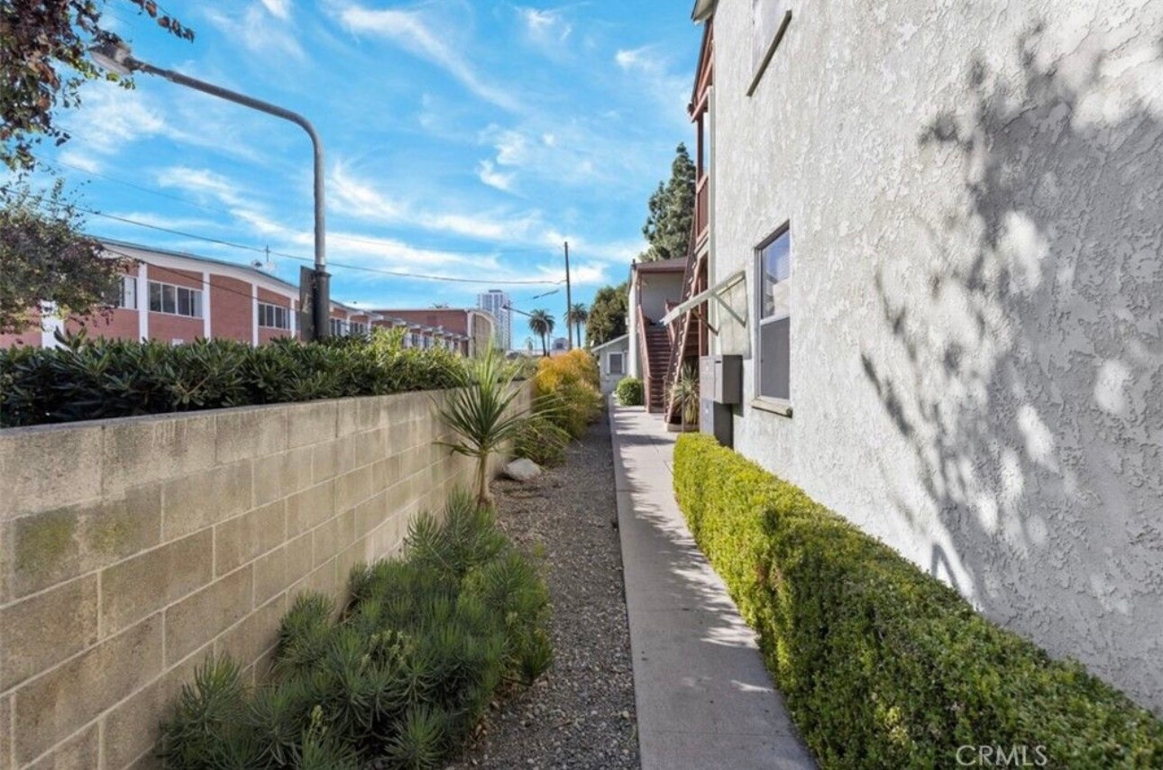 Building Photo - 337 Lime Ave