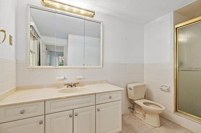 Building Photo - 10 Pine Grove Rd