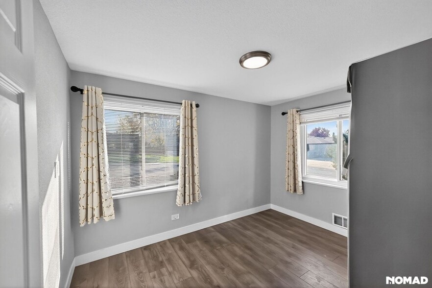 Building Photo - 4331 W 82nd Ave