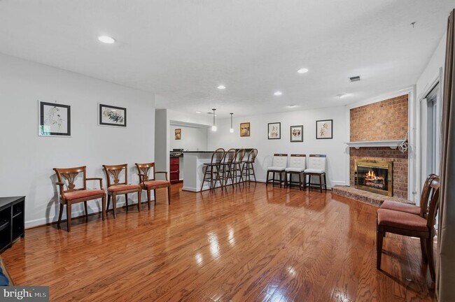 Building Photo - 6313 Manchester Way
