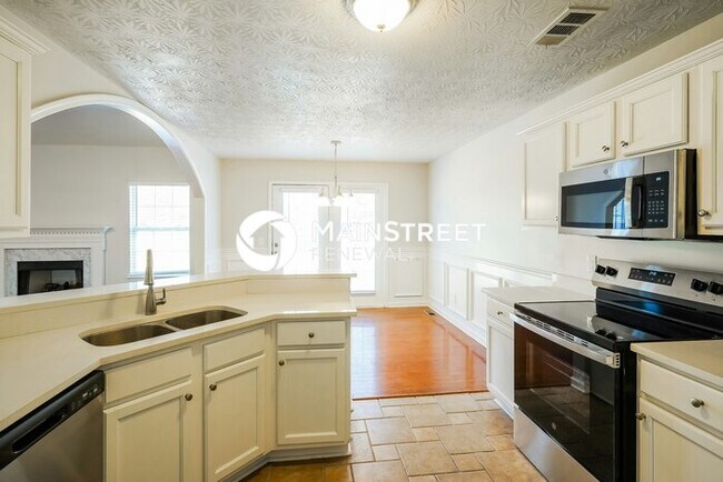 Building Photo - 4 Bedroom Pet-Friendly Home in GALLATIN, TN with Main Street Renewal