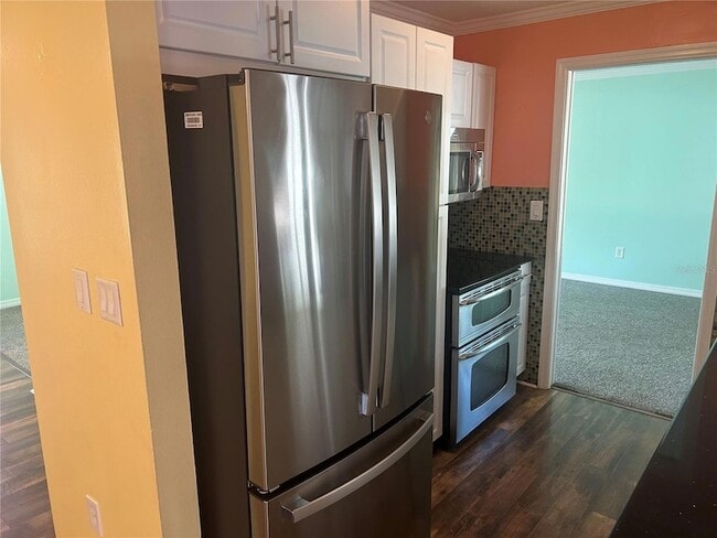 Building Photo - 10845 Del Prado Dr E